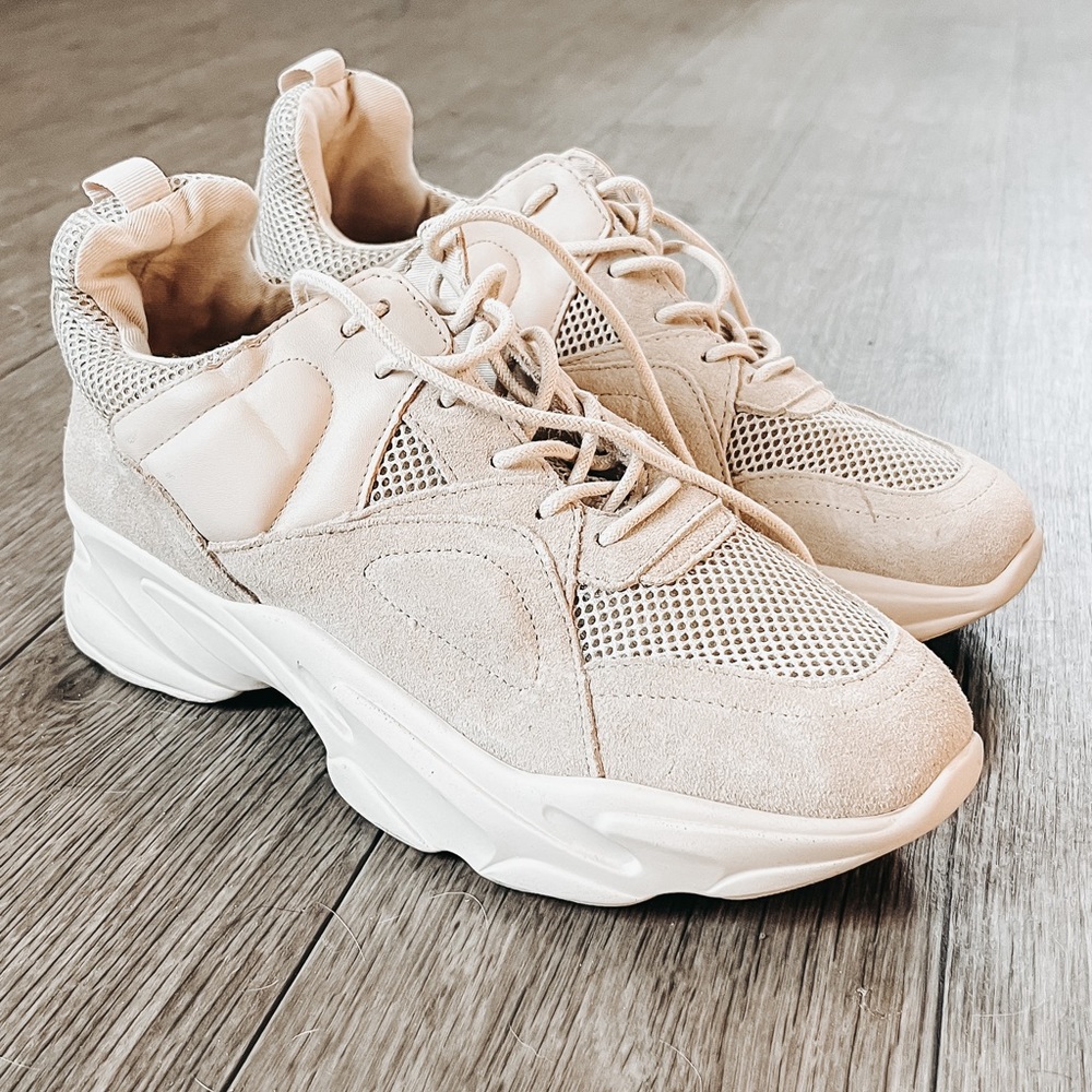 Steve Madden women’s fashion sneaker